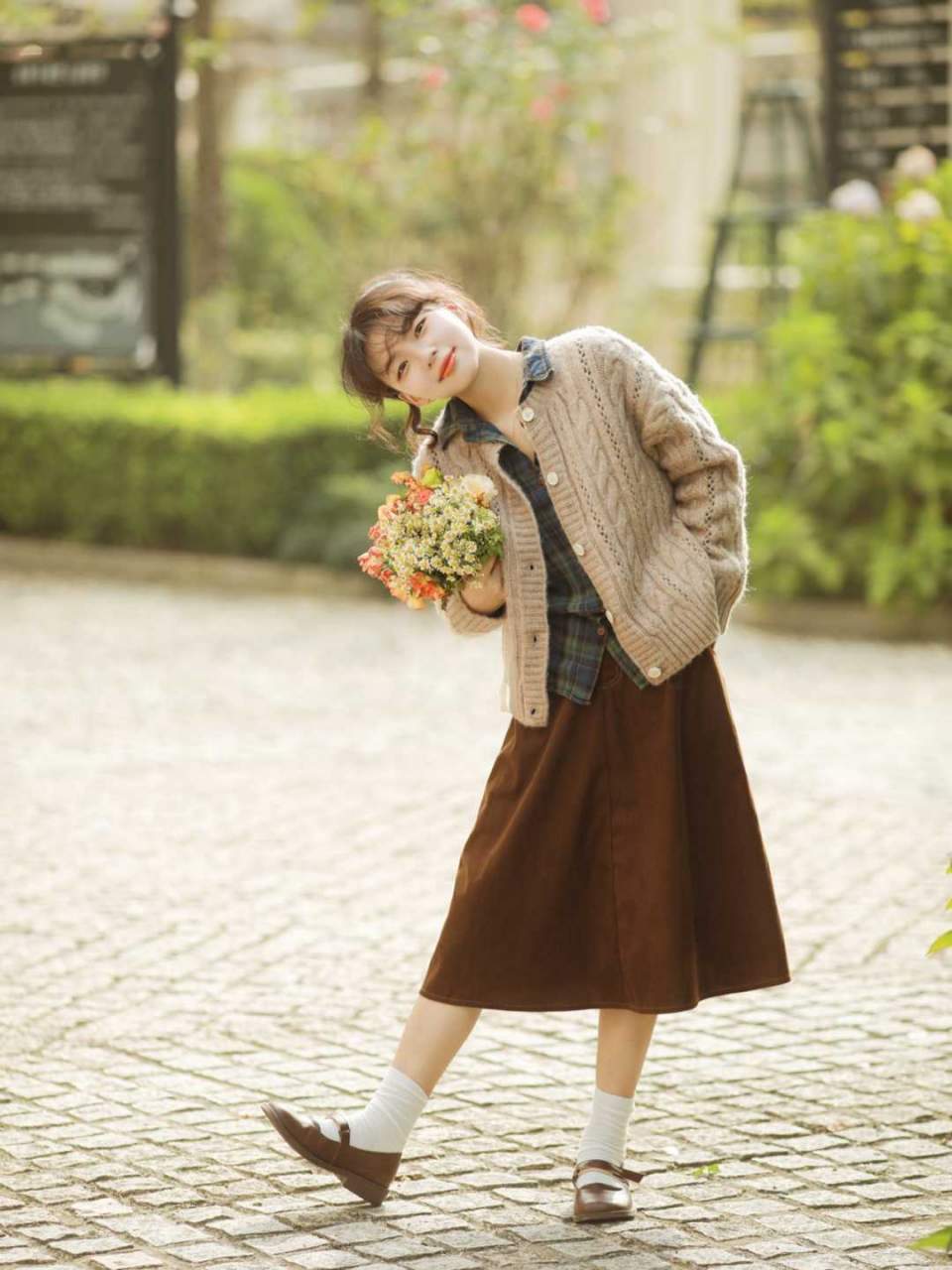 咖色|小个子女生不露腿穿搭法来喽!又美又可爱,软糯效果真的超减龄