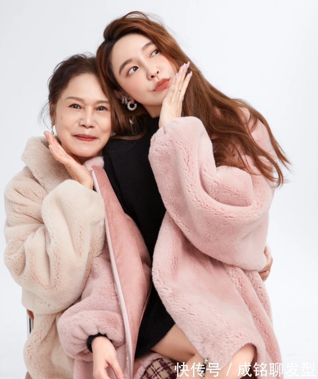 最大气 现在的中年妈妈真会穿!穿衣搭配不输年轻人,自然随意又有女人味