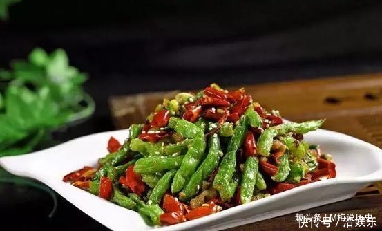 百吃不腻的一道家常下饭菜,荤素搭配营养美味,主要是好吃又实惠