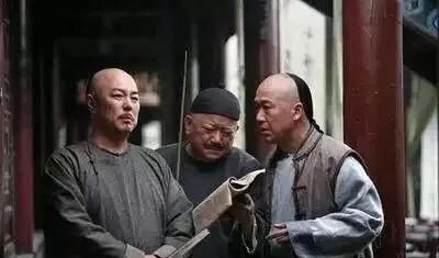 文人!文人出上联“两口子骑一马,多难受”,书生对出下联引众人捧腹