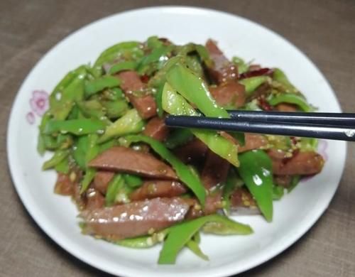 驴肉炒青椒怎么做好吃？三个窍门，鲜嫩可口美味下饭，简单又营养