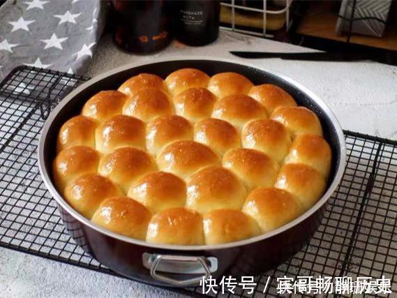 教你在家做香甜松软小面包,做法简单方便,比买的好吃多了