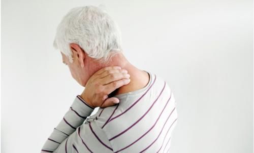 推拿|脖子僵化、酸痛、吞咽困难，3招常用方法搞定颈椎病