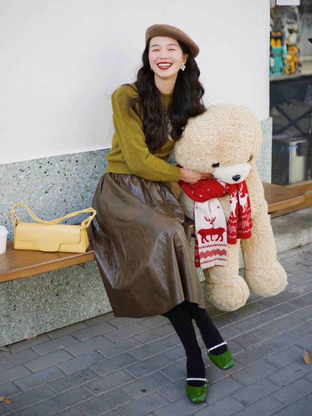 更上一层楼 “毛衣”怎么穿出时尚感?看看这些搭配造型,保暖温柔又显瘦