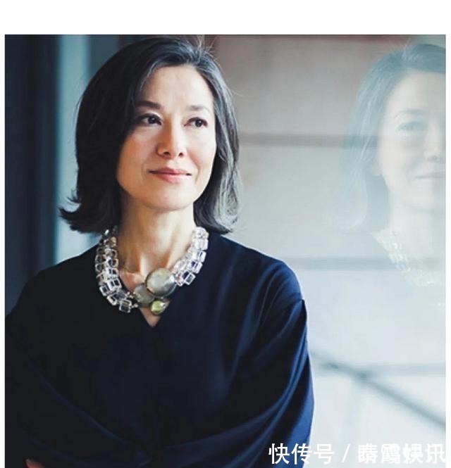 女性 60岁左右的女人,过年别再烫“大妈卷”!四款减龄发型,更好看