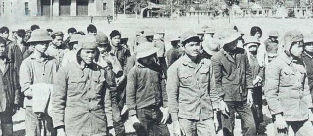 战争|对越反击战外国记者访问战俘营,越军俘虏是怎么回答问题的