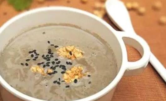 染发|“桂圆”换种吃法,头发逐渐有所改善白发没了,染发钱都省了