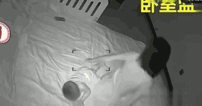 妈妈|回家老公回放监控, 看到老婆睡觉时尴尬画面, 网友: 辛苦