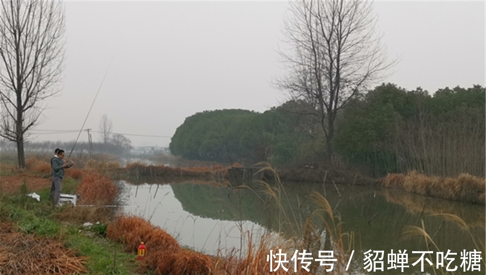 冬季钓鱼,不要一到水边就下竿,牢记4个法则,天再冷都能爆护