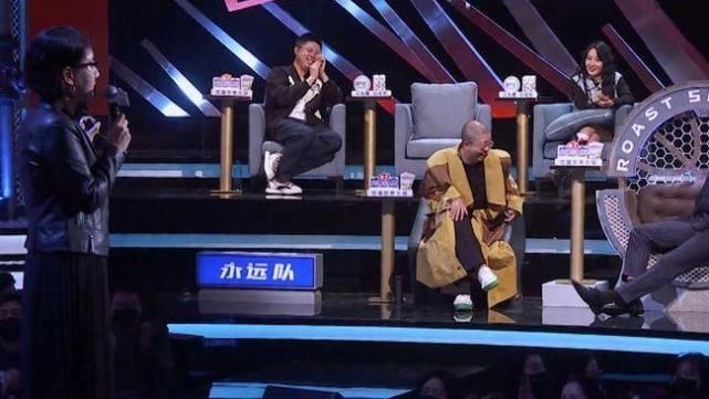 提词器曝光,到底扯下谁的遮羞布?仅仅只打了《吐槽大会》的脸?