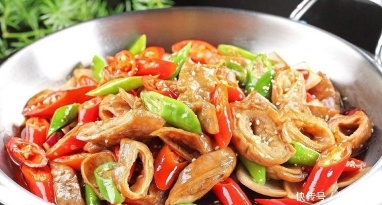 家常下饭菜天天换着吃,色香味俱全,在家宴请客人都说厨艺超好