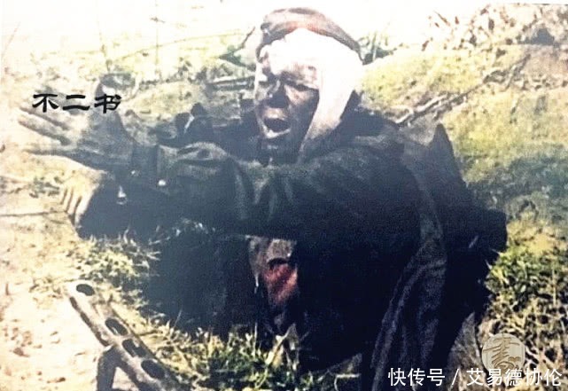 波兰爱国者|老照片:在东线遭遇寒冬的德军、 受伤的苏军军官指挥士兵冲锋