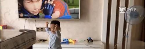 蜕变|宝宝爬着爬着突然站起来就会走了,好神奇的蜕变,你见过吗?