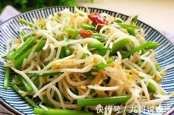 清炒豆芽|炒豆芽时，不要直接下锅炒，多做一步，豆芽不出水更脆爽