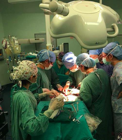 小兰|深夜产房:四级心脏病孕妇产子,只有爸爸抱着新生儿回家