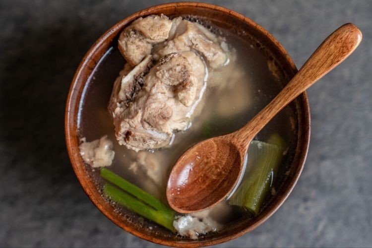 炖大骨头汤，切忌直接加水炖，谨记重要2步，骨汤更香更浓白