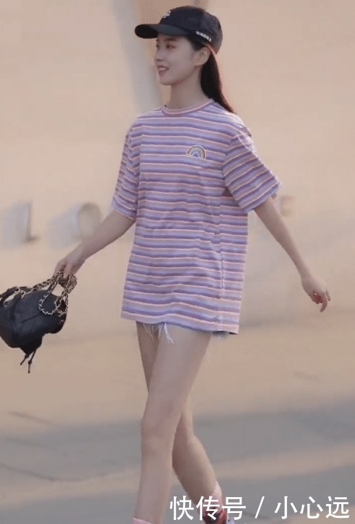 美腿|街拍:这又直又长的美腿,说它是“筷子”没人反驳吧?