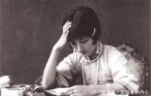 如今|小妾肚子争气连生4子,将发妻和女儿挤到后院,女儿如今无人不晓