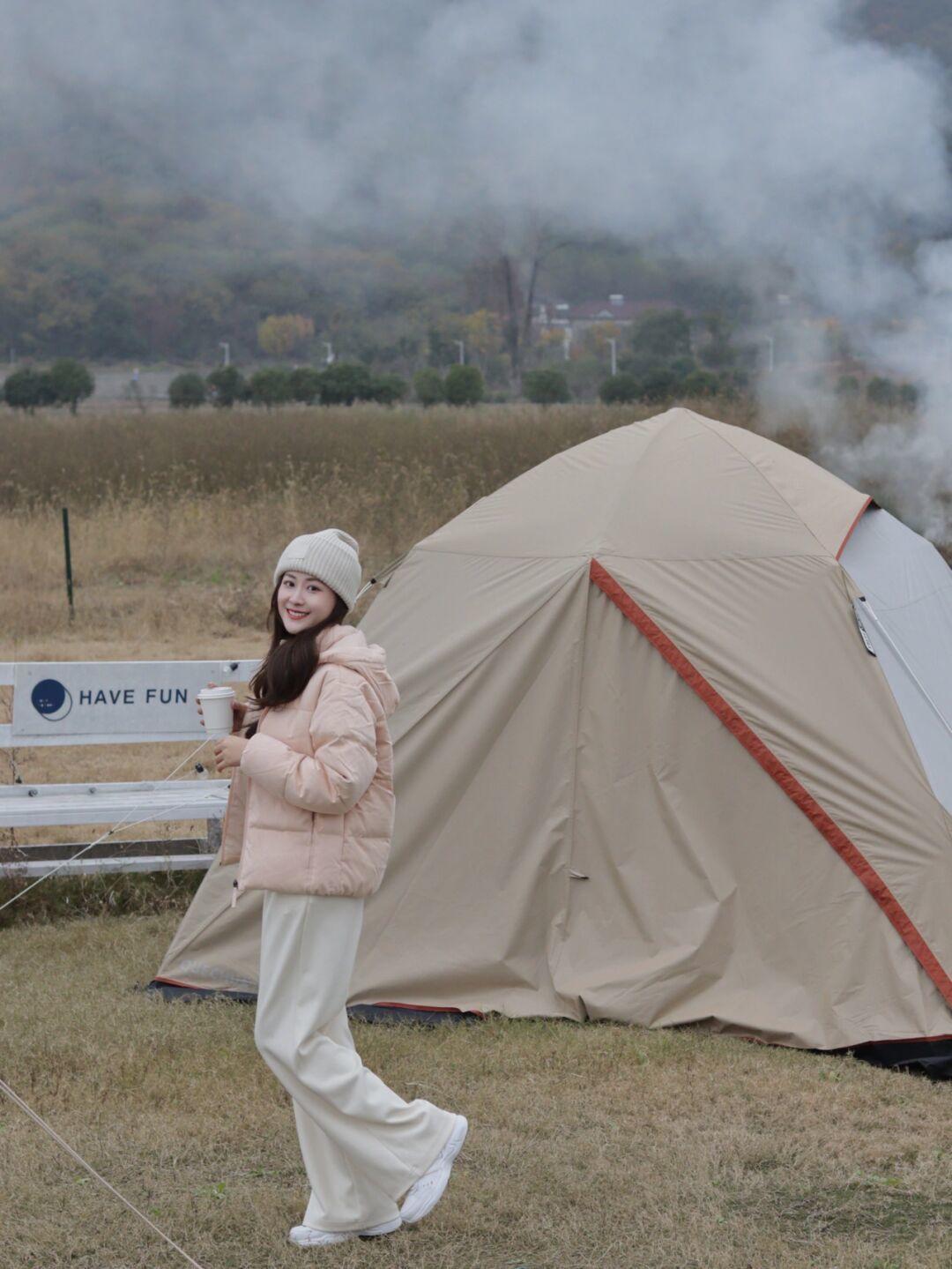 大长腿|冬季别当“反季节战士”,羽绒服必不可少,保暖又时尚