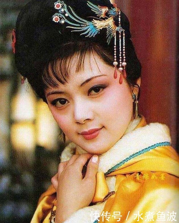 薛宝钗为什么能排在十二金钗之首?越看红楼梦,越觉她比林黛玉强