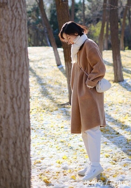 大衣 为什么有的人穿大衣不显老?不仅因为颜值,关键在于气质和懂搭配