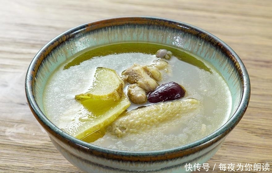 2021我家的年夜饭,一共4道菜,简单美味,全家都喜欢