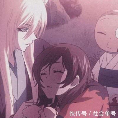 nedc|超甜“双人”动漫情侣头像左手刻着我,右手写着你,心中满是激动