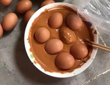 想吃皮蛋自己做，做法简单易上手，干净无添加，鲜香Q弹，特好吃