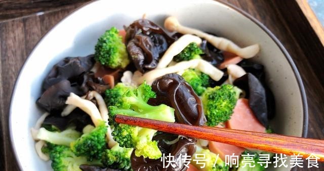 肚子|它是‘清肠第一菜’,每天一盘肠道通瘦的快,肚子越来越小了!