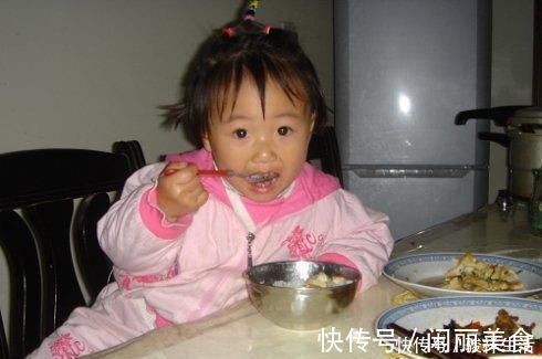 脾胃|这4种早餐很伤孩子脾胃,医生:很多家长常给娃吃,积食难消化