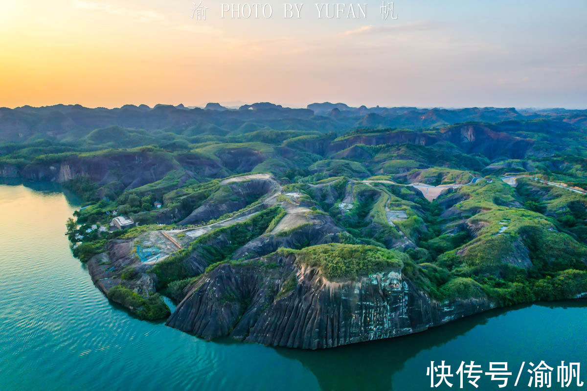 丹霞之心|湘粤交界有座爱情名山，被誉为湖南小桂林，发现一神奇的丹霞之心