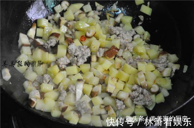 香菇|我家土豆从不炒丝，自从学会此做法，1周做5次，孩子不嫌多！