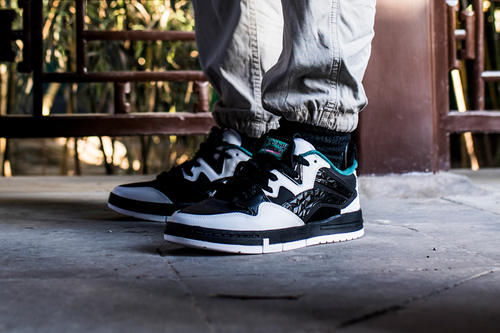 鞋面暗藏热成像黑科技，国潮联手带你领略“少不入川”的魅力