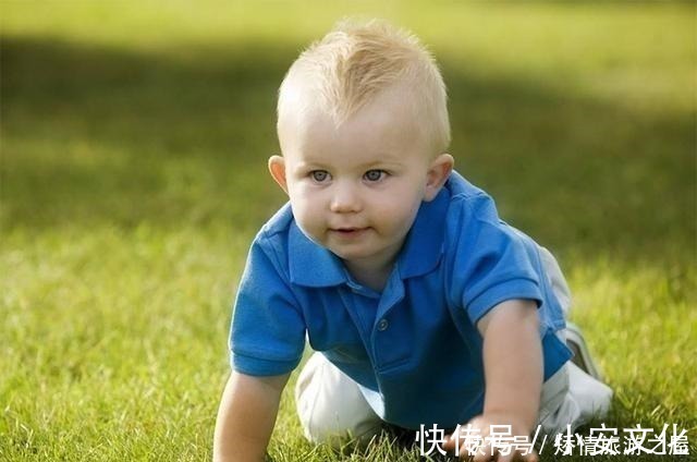 发育|七坐八爬，但为什么20年的宝宝们却越来越早发育