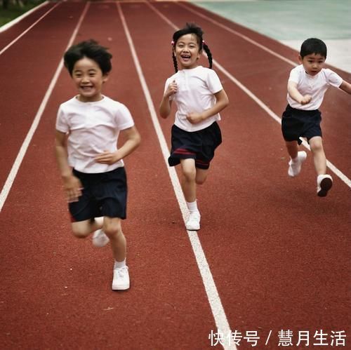 妈妈|女儿11岁身高1米4,多亏妈妈坚持做3件事,让她3年长高20cm