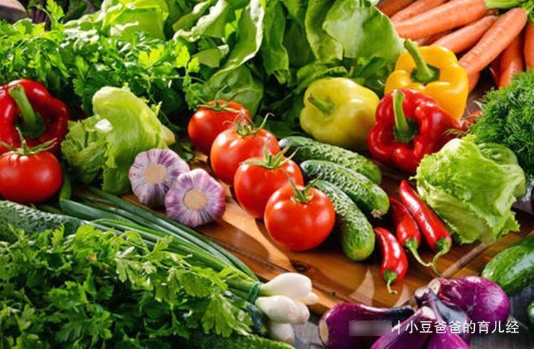 餐具|8月龄宝宝被奶奶喂进医院，儿科医生：不懂辅食，也别糊弄孩子