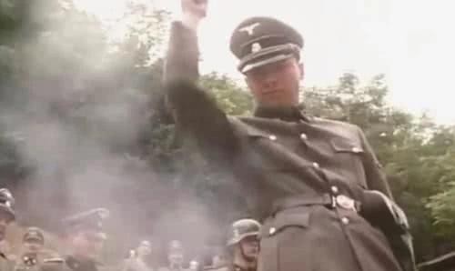 行刑|纳粹士兵“枪决”5岁小女孩,行刑后却获得了世界的尊重