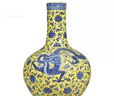 乾隆#600块钱在地摊上淘一个乾隆的青花云龙纹瓶,摊主气得蹲路边骂街