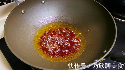 天冷了,用萝卜白菜包饺子不如用它,营养高味道香,味精都不用放