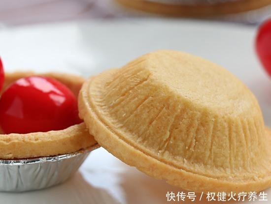 朋友圈晒了下自制的蛋挞,好友都想被我投食,原来这才是正宗做法!