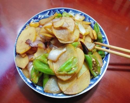 洋蔥和它是絕配，等于血管“清潔劑”，營(yíng)養(yǎng)極高，血管通暢了