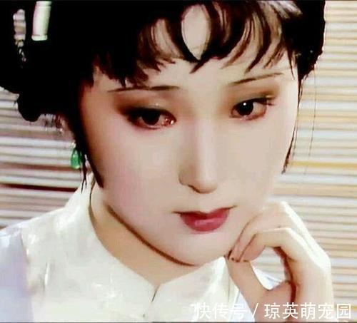 赵姨娘$林黛玉的真实死因：《葬花吟》里的两句诗作出了暗示