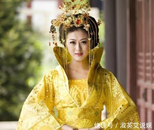 女人为什么要戴首饰?她们最早戴首饰不是为了好看,而是为了遮丑