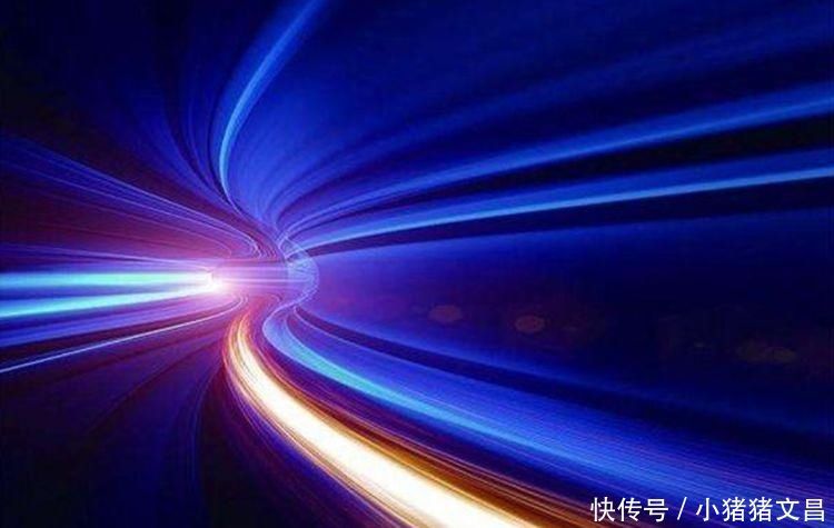 交通工具 假如有人以光速飞出地球,2天后返回,他的家人还会在吗