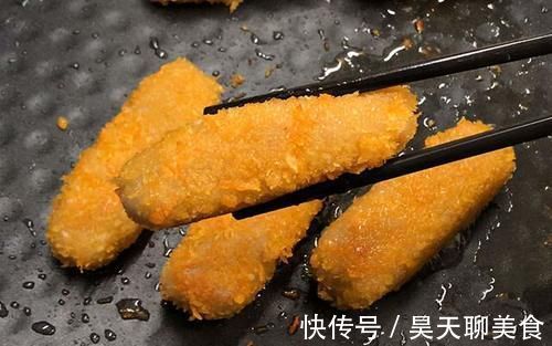 玉米油|喜欢吃香芋的看过来,打成泥搓成条,简单一做,外酥内软不够吃