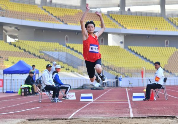 田徑賽場上演市運會壓軸大戲|圖集 | 軍功章