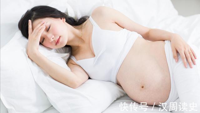 怀孕|孕妇睡觉时会压到胎儿吗?孕期睡眠姿势有讲究,孕妈早了解别做错
