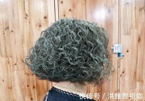 直发|45岁烫小卷不老,反而年轻5岁,比直发强10倍!头发稀少必备