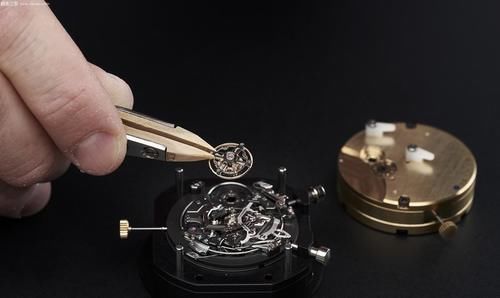 雅典BLAST又出新品 单问报时让人耳目一新