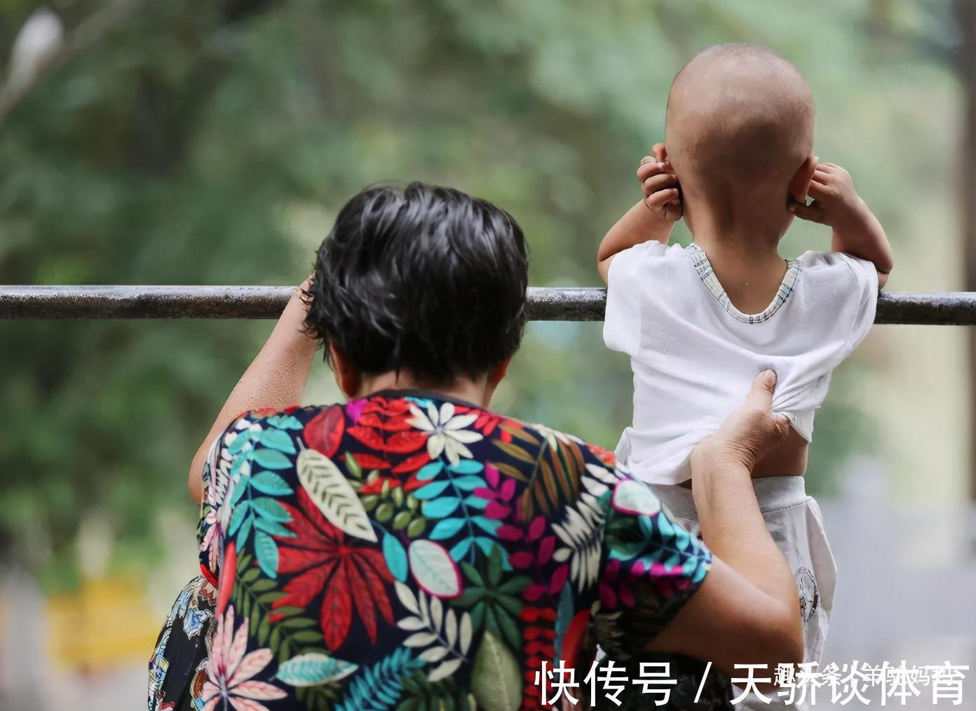 爷爷奶奶|姥姥带大的孩子,为什么更喜欢奶奶?孩子的心里话,家长最好重视